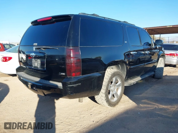 2008 Chevrolet Suburban LTZ with VIN 3GNFK16338G304546, listed as a IAAI auction lot 41404453 with 174,443 mi miles. Bid and sale history available at carsss.com. Image 4.
