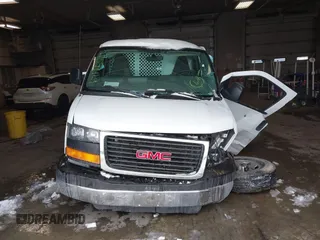 2016 GMC Savana Cargo Van with VIN 1GTW7AFF8G1261629, listed as a IAAI auction lot 41579429 with 92,566 mi miles. Bid and sale history available at carsss.com. Image 13.