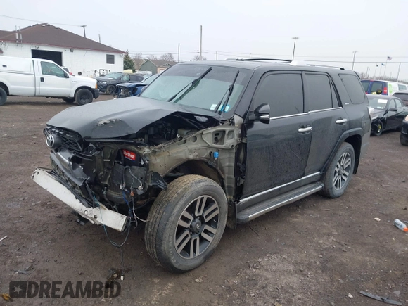 2018 Toyota 4Runner SR5 z VIN JTEBU5JR2J5579001, wystawiony jako IAAI lot #41996934 z przebiegiem 69 066 mil mil oraz . Historia ofert i sprzedaży dostępna na DreamBid. Obrazek 2.