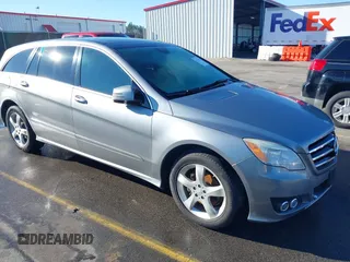 2011 Mercedes-Benz R with VIN 4JGCB6FE9BA113693, listed as a IAAI auction lot 41255621 with 136,126 mi miles. Bid and sale history available at carsss.com. Image 1.
