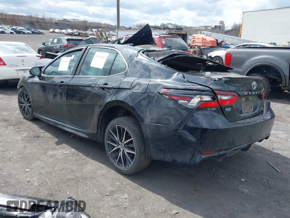 2022 Toyota Camry SE with VIN 4T1G11AK4NU620878, listed as a IAAI auction lot 41931362 with 81,761 mi miles. Bid and sale history available at carsss.com. Image 3.