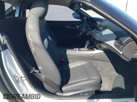 2009 BMW Z4 sDrive30i with VIN WBALM53549E161311, listed as a IAAI auction lot 41985897 with 112,997 mi miles. Bid and sale history available at carsss.com. Image 5.