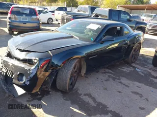 2011 Chevrolet Camaro 1LT z VIN 2G1FB1ED0B9195699, wystawiony jako IAAI lot #40918417 z przebiegiem 105 843 mil mil oraz . Historia ofert i sprzedaży dostępna na DreamBid. Obrazek 2.