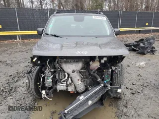 2018 Jeep Renegade Latitude z VIN ZACCJBBB7JPJ39426, wystawiony jako Copart lot #84618564 z przebiegiem Nie podano mil oraz Szkoda całkowita • Salvage title. Historia ofert i sprzedaży dostępna na DreamBid. Obrazek 5.