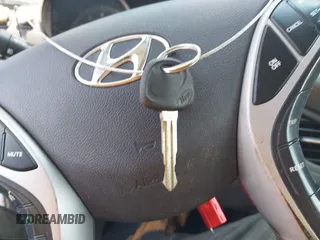 2013 Hyundai Elantra Limited с VIN 5NPDH4AEXDH159905, выставлен на аукционе IAAI как лот 42466947 с пробегом 142 876 миль миль и . История ставок и продаж доступна на DreamBid. Изображение 11.