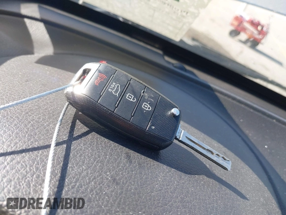 2014 Kia Sorento LX z VIN 5XYKT3A67EG467311, wystawiony jako IAAI lot #42226234 z przebiegiem 220 422 mil mil oraz . Historia ofert i sprzedaży dostępna na DreamBid. Obrazek 11.