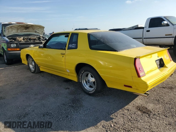 1987 Chevrolet Monte Carlo z VIN 1G1GZ11G1HP127793, wystawiony jako Copart lot #75700654 z przebiegiem 99 478 mil mil oraz Szkody całkowita. Historia ofert i sprzedaży dostępna na DreamBid. Obrazek 2.