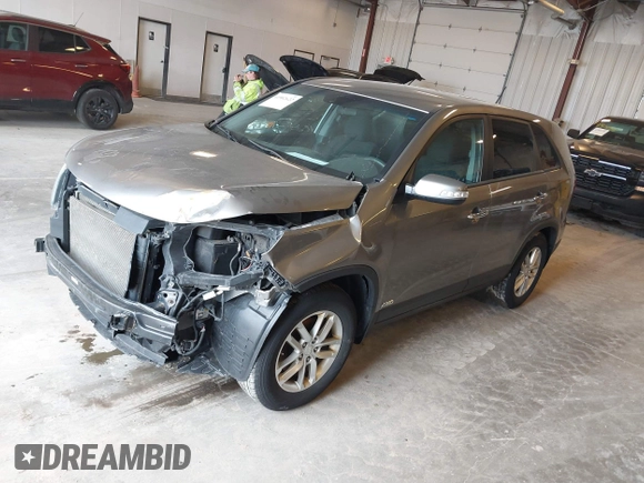 2015 Kia Sorento LX with VIN 5XYKTCA68FG640609, listed as a IAAI auction lot 41902622 with 140,514 mi miles. Bid and sale history available at carsss.com. Image 17.