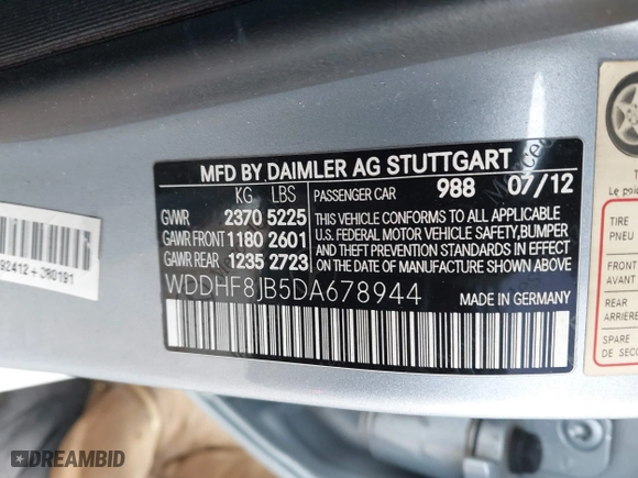 2013 Mercedes-Benz E-Class E 350 Luxury with VIN WDDHF8JB5DA678944, listed as a IAAI auction lot 41208242 with 101,834 mi miles. Bid and sale history available at carsss.com. Image 9.