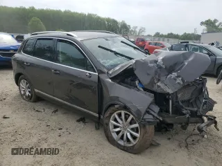 2016 Volkswagen Touareg Sport z VIN WVGEF9BP3GD013102, wystawiony jako Copart lot #53333375 z przebiegiem Nie podano mil oraz Szkoda całkowita • Salvage title. Historia ofert i sprzedaży dostępna na DreamBid. Obrazek 4.