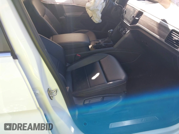 2022 Volkswagen Atlas SE with VIN 1V2KE2CA5NC201682, listed as a IAAI auction lot 40238163 with 44,790 mi miles and . Bid and sale history available at DreamBid. Image 5.