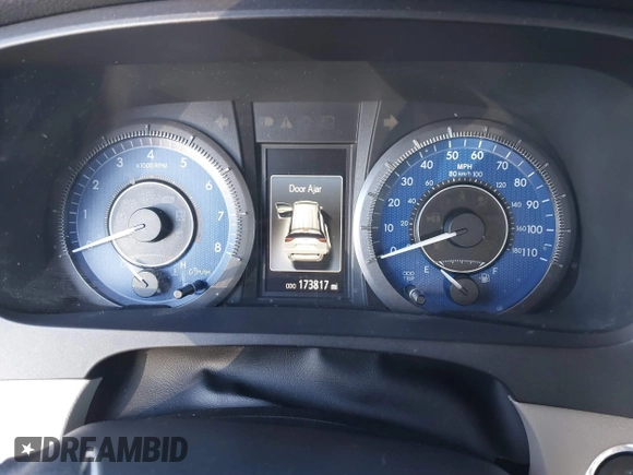2015 Toyota Sienna XLE with VIN 5TDYK3DCXFS621190, listed as a IAAI auction lot 41646481 with 173,817 mi miles. Bid and sale history available at carsss.com. Image 7.
