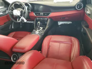 2020 Alfa Romeo Giulia z VIN ZARFAMAN0L7631437, wystawiony jako Copart lot #55608895 z przebiegiem 59 047 mil mil oraz Nie do naprawy • Non repairable. Historia ofert i sprzedaży dostępna na DreamBid. Obrazek 8.