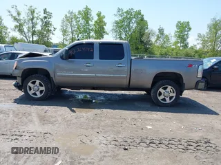 2013 GMC Sierra 2500HD Denali with VIN 1GT125E80DF154320, listed as a IAAI auction lot 42264742 with 171,013 mi miles and . Bid and sale history available at DreamBid. Image 14.