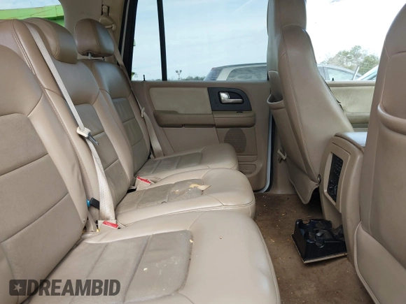 2004 Ford Expedition Special Service with VIN 1FMPU16L94LB64096, listed as a IAAI auction lot 41417984 with 1 mi miles. Bid and sale history available at carsss.com. Image 8.