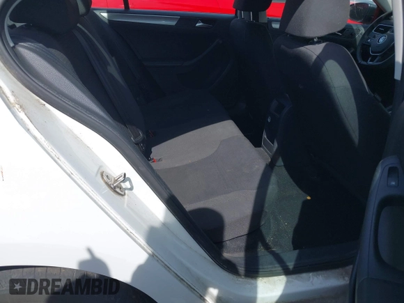 2015 Volkswagen Jetta Sport с VIN 3VWD17AJ6FM302345, выставлен на аукционе IAAI как лот 42226480 с пробегом 143 998 миль миль и . История ставок и продаж доступна на DreamBid. Изображение 8.