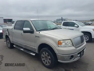 2006 Lincoln Mark LT with VIN 5LTPW185X6FJ17249, listed as a IAAI auction lot 42146867 with 1 mi miles. Bid and sale history available at carsss.com. Image 1.