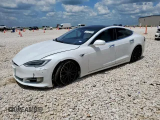2020 Tesla Model S Long Range z VIN 5YJSA1E22LF412724, wystawiony jako Copart lot #61159905 z przebiegiem 74 312 mil mil oraz Szkoda całkowita • Salvage title. Historia ofert i sprzedaży dostępna na DreamBid. Obrazek 1.