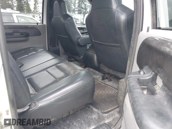 2003 Ford Super Duty F-250 XL with VIN 1FTNW21P63EB35955, listed as a IAAI auction lot 41723586 with 323,973 mi miles. Bid and sale history available at carsss.com. Image 8.