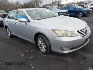 2011 Lexus ES with VIN JTHBK1EG1B2439714, listed as a IAAI auction lot 40793195 with 141,137 mi miles. Bid and sale history available at carsss.com. Image 1.