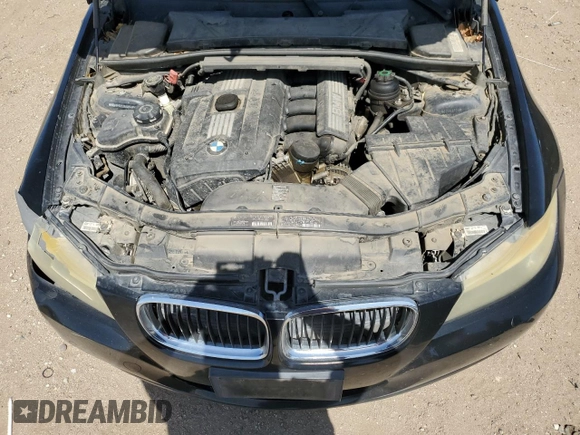 2011 BMW 3 Series 328i z VIN WBAPH5C53BA444981, wystawiony jako Copart lot #61779665 z przebiegiem 137 307 mil mil oraz Czysty tytuł • Clean title. Historia ofert i sprzedaży dostępna na DreamBid. Obrazek 11.