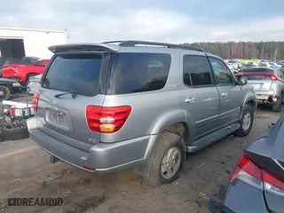 2002 Toyota Sequoia Limited with VIN 5TDZT38A22S102963, listed as a IAAI auction lot 40943398 with 298,881 mi miles. Bid and sale history available at carsss.com. Image 4.