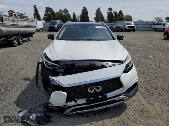 2019 Infiniti QX30 Luxe with VIN SJKCH5CR7KA011861, listed as a Copart auction lot 52147015 with 77,905 mi miles and Salvage title. Bid and sale history available at DreamBid. Image 5.