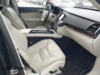 2016 Volvo XC90 T6 Momentum with VIN YV4A22PK7G1058660, listed as a IAAI auction lot 42201130 with 130,487 mi miles. Bid and sale history available at carsss.com. Image 5.