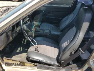 1984 Porsche 944 z VIN WP0AA0944EN453698, wystawiony jako Copart lot #59757475 z przebiegiem 17 718 mil mil oraz Szkoda całkowita • Salvage title. Historia ofert i sprzedaży dostępna na DreamBid. Obrazek 7.