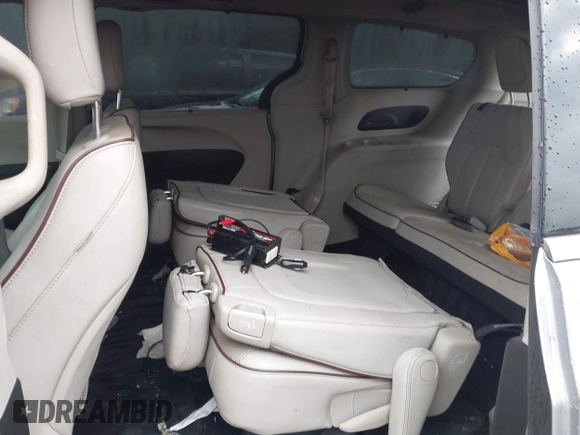 2020 Chrysler Pacifica Limited with VIN 2C4RC1GG2LR125406, listed as a IAAI auction lot 42452390 with 85,100 mi miles and . Bid and sale history available at DreamBid. Image 8.