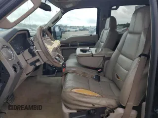 2008 Ford F-350 XL z VIN 1FTWW31R58ED17164, wystawiony jako Copart lot #60479405 z przebiegiem 108 544 mil mil oraz Szkoda całkowita • Salvage title. Historia ofert i sprzedaży dostępna na DreamBid. Obrazek 7.