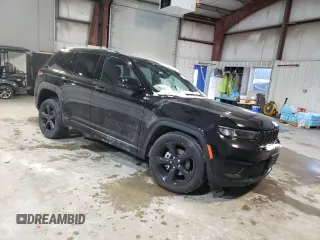 2024 Jeep Grand Cherokee Laredo with VIN 1C4RJHAG6R8929378, listed as a Copart auction lot 42204865 with 8,086 mi miles and Salvage title. Bid and sale history available at DreamBid. Image 4.