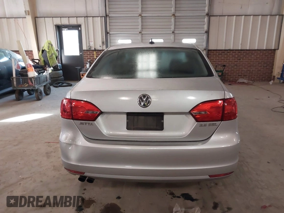 2012 Volkswagen Jetta Sedan SEL w/Sunroof with VIN 3VWLX7AJ4CM344390, listed as a IAAI auction lot 41439880 with 220,093 mi miles. Bid and sale history available at carsss.com. Image 16.
