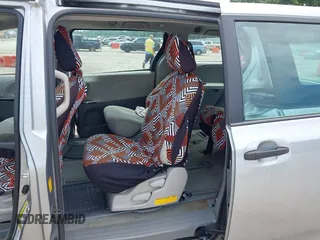 2014 Toyota Sienna L z VIN 5TDZK3DC5ES524062, wystawiony jako IAAI lot #42601245 z przebiegiem 130 892 mil mil oraz . Historia ofert i sprzedaży dostępna na DreamBid. Obrazek 8.