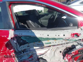 2024 Toyota Camry LE z VIN 4T1R11AK3RU254717, wystawiony jako IAAI lot #41709040 z przebiegiem 11 338 mil mil oraz . Historia ofert i sprzedaży dostępna na DreamBid. Obrazek 18.
