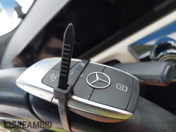 2021 Mercedes-Benz CLA 250 z VIN W1K5J4GB9MN227543, wystawiony jako IAAI lot #41736030 z przebiegiem 63 073 mil mil oraz . Historia ofert i sprzedaży dostępna na DreamBid. Obrazek 11.