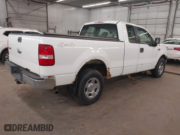 2005 Ford F-150 XLT with VIN 1FTPX14565NA51874, listed as a IAAI auction lot 41928006 with 201,004 mi miles. Bid and sale history available at carsss.com. Image 4.
