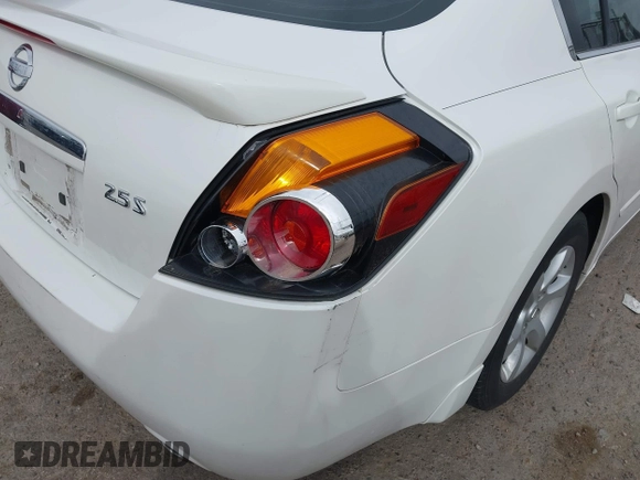 2008 Nissan Altima 2.5 with VIN 1N4AL21E88N546924, listed as a IAAI auction lot 41685591 with 144,537 mi miles. Bid and sale history available at carsss.com. Image 6.
