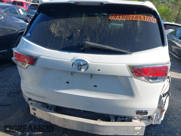 2016 Toyota Highlander XLE z VIN 5TDKKRFH9GS172801, wystawiony jako IAAI lot #41977342 z przebiegiem 224 275 mil mil oraz . Historia ofert i sprzedaży dostępna na DreamBid. Obrazek 15.