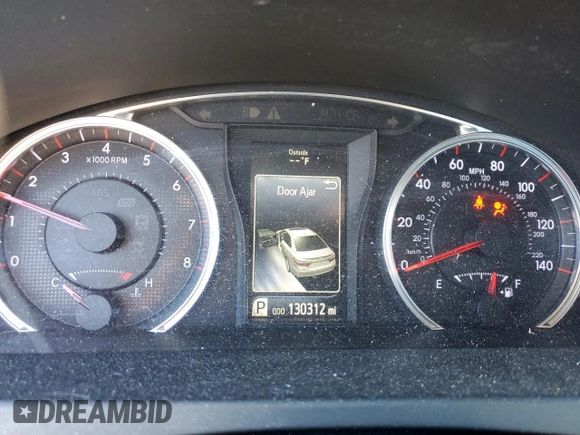 2017 Toyota Camry XLE z VIN 4T1BF1FK1HU284244, wystawiony jako Copart lot #51161125 z przebiegiem 130 312 mil mil oraz Nie do naprawy • Non repairable. Historia ofert i sprzedaży dostępna na DreamBid. Obrazek 9.
