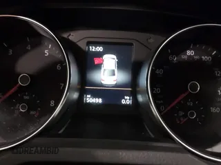 2019 Volkswagen Passat Wolfsburg Edition z VIN 1VWLA7A36KC004077, wystawiony jako IAAI lot #42164379 z przebiegiem 50 498 mil mil oraz . Historia ofert i sprzedaży dostępna na DreamBid. Obrazek 7.