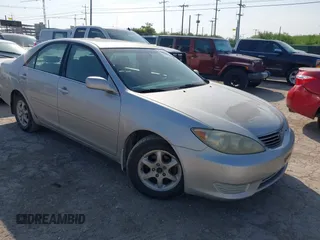 2006 Toyota Camry STD z VIN 4T1BE32KX6U650865, wystawiony jako IAAI lot #42207474 z przebiegiem 281 391 mil mil oraz . Historia ofert i sprzedaży dostępna na DreamBid. Obrazek 1.