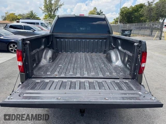 2006 Ford F-150 XLT с VIN 1FTPW12V16FB22741, выставлен на аукционе Copart как лот 65656865 с пробегом 143 386 миль миль и На запчасти • Non repairable. История ставок и продаж доступна на DreamBid. Изображение 6.
