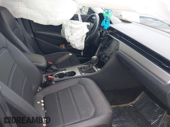 2021 Volkswagen Passat SE z VIN 1VWSA7A36MC014185, wystawiony jako IAAI lot #41915701 z przebiegiem 175 043 mil mil oraz . Historia ofert i sprzedaży dostępna na DreamBid. Obrazek 5.