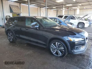 2024 Volvo V60 Plus with VIN YV4L12WY3R2134759, listed as a Copart auction lot 88121315 with 21,316 mi miles and Clean title. Bid and sale history available at DreamBid. Image 4.