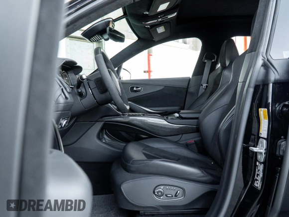 2022 Aston Martin DBX z VIN SD7VUJAW9NTV05320, wystawiony jako Copart lot #60103705 z przebiegiem 9 231 mil mil oraz Szkoda całkowita • Salvage title. Historia ofert i sprzedaży dostępna na DreamBid. Obrazek 9.