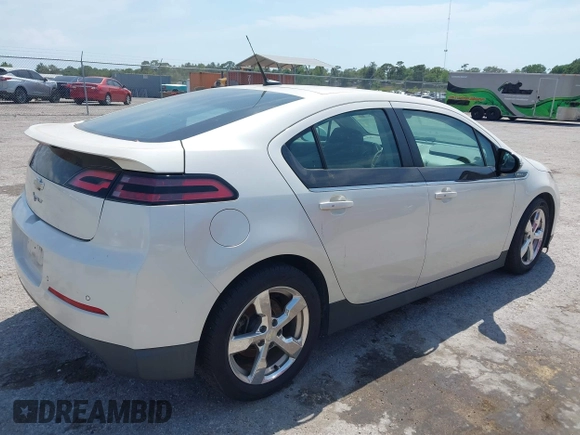 2014 Chevrolet Volt with VIN 1G1RB6E4XEU152117, listed as a IAAI auction lot 42107089 with 130,376 mi miles and . Bid and sale history available at carsss.com. Image 4.