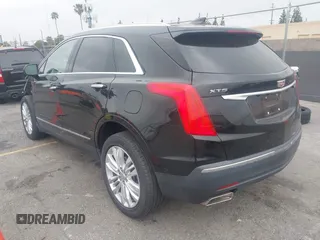2019 Cadillac XT5 Premium Luxury FWD z VIN 1GYKNERS3KZ134635, wystawiony jako IAAI lot #41889843 z przebiegiem 56 044 mil mil oraz . Historia ofert i sprzedaży dostępna na DreamBid. Obrazek 3.