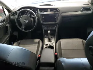 2019 Volkswagen Tiguan SE z VIN 3VV2B7AX9KM105600, wystawiony jako Copart lot #81955394 z przebiegiem 48 567 mil mil oraz Szkoda całkowita • Salvage title. Historia ofert i sprzedaży dostępna na DreamBid. Obrazek 8.