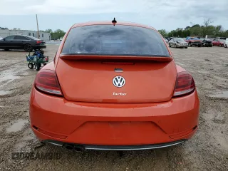 2019 Volkswagen Beetle SE with VIN 3VWJD7AT1KM705770, listed as a Copart auction lot 50811465 with 61,556 mi miles and Salvage Title. Bid and sale history available at carsss.com. Image 6.